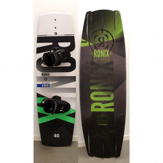 Ronix Vault Boat board with boot used Ronix Vault Boat board with boot used